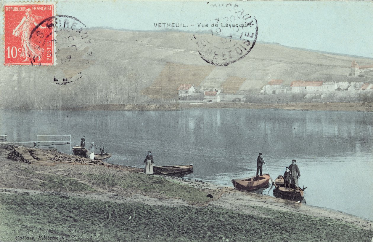 Veduta di Vetheuil sulle rive della Senna da French Photographer