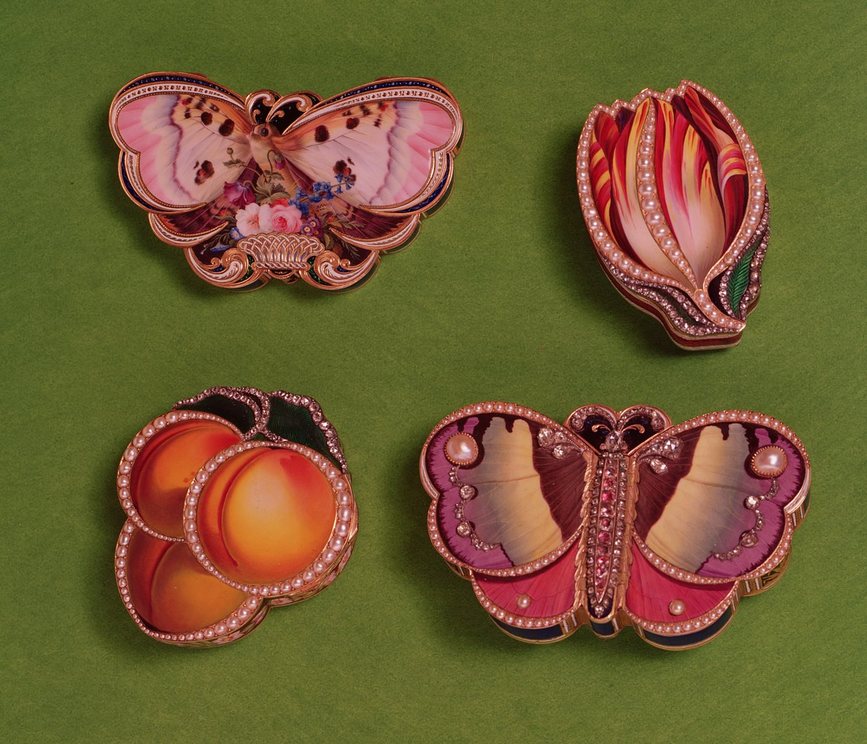 Quattro scatole smaltate e ingioiellate, a forma di farfalla, tulipano e pesca, metà XVIII secolo da French School