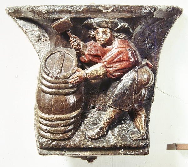 Misericordia da un coro che raffigura un uomo che martella una botte, dalla Chiesa di Saint-Etienne des Tonneliers, Rouen da French School