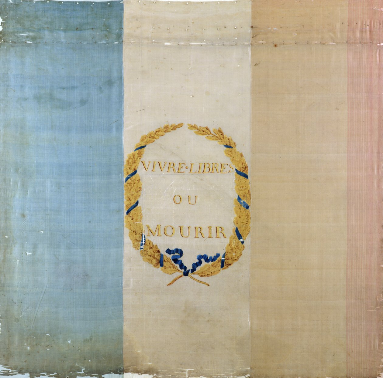Tricolore con il motto 