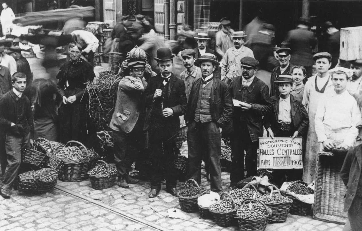 Giardinieri del mercato di Les Halles, Parigi, 1907 da French Photographer
