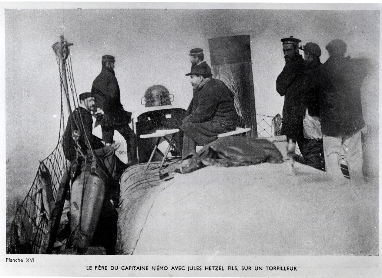 Jules Verne (1828-1905) e Jules Hetzel figlio su un siluro da French Photographer