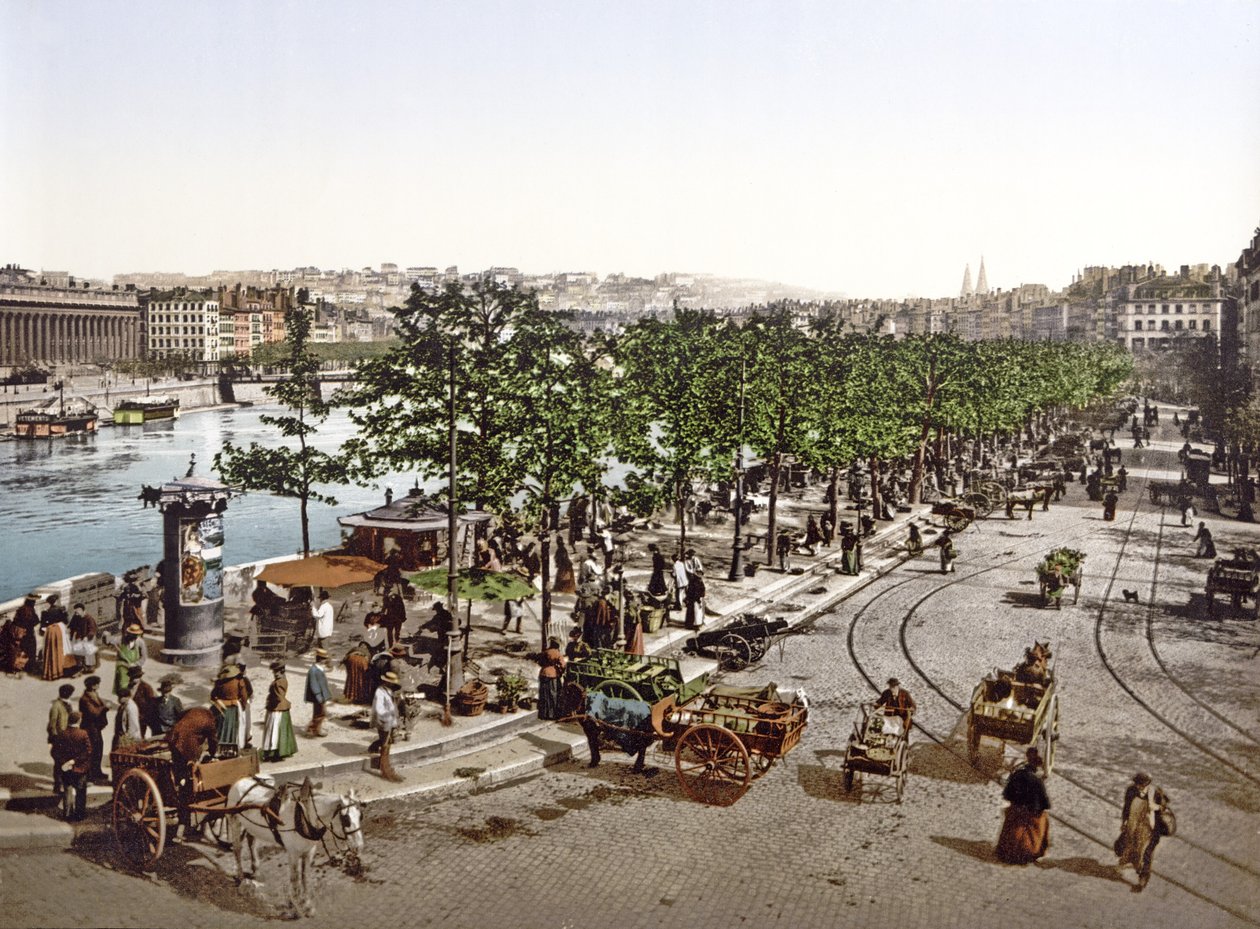 Marché Saint Antoine, Quai des Célestins, Lione, c.1900 da French Photographer