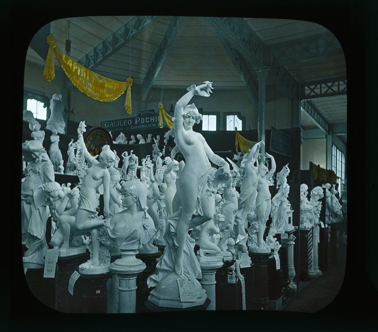 Esposizione di Parigi: Palazzo delle Manifatture Nazionali, 1900 da French Photographer