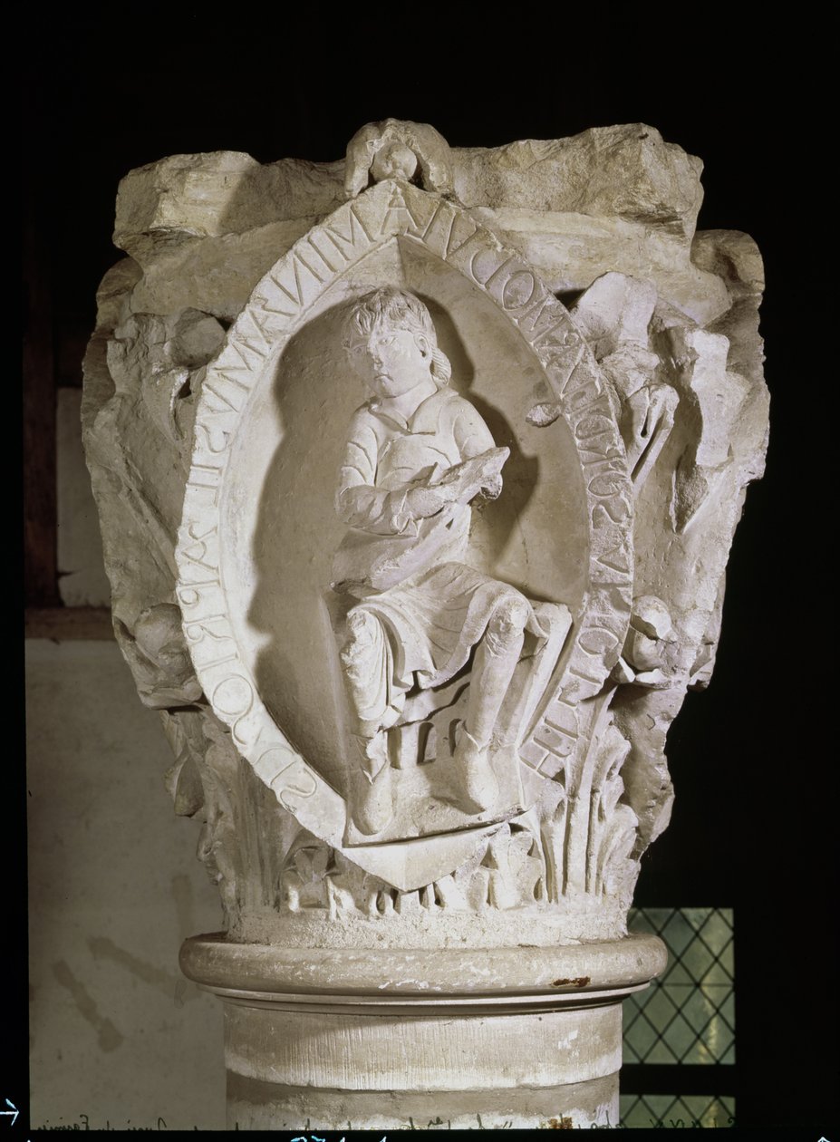 Capitello raffigurante la Prima Chiave del Canto Piano con un suonatore di salterio, c.1095 da French School