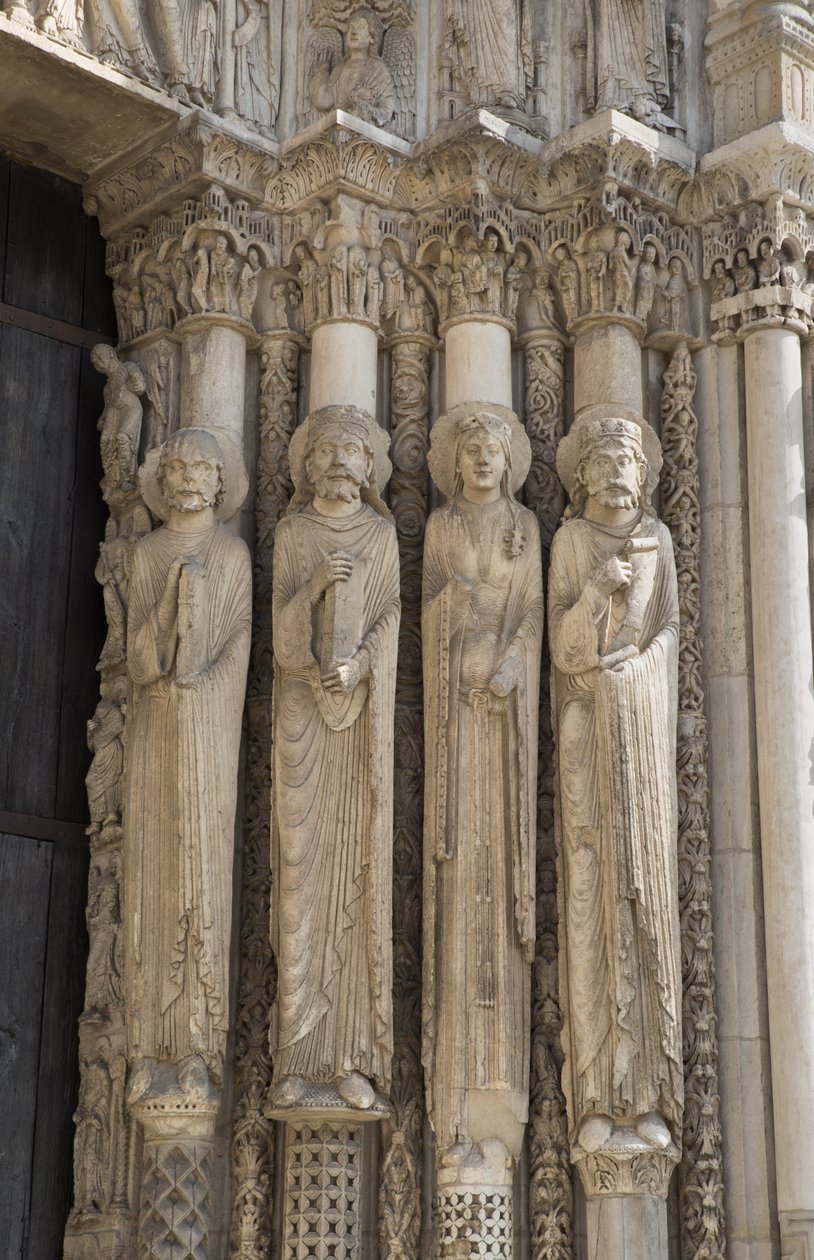 Cattedrale di Chartres, dettaglio del fuoco a destra della baia centrale della porta reale, da sinistra a destra, un profeta, Re Davide, una Regina, Salomone da French School