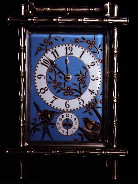 Orologio da carrozza in stile chinoiserie con quadrante smaltato e pannelli laterali da French School