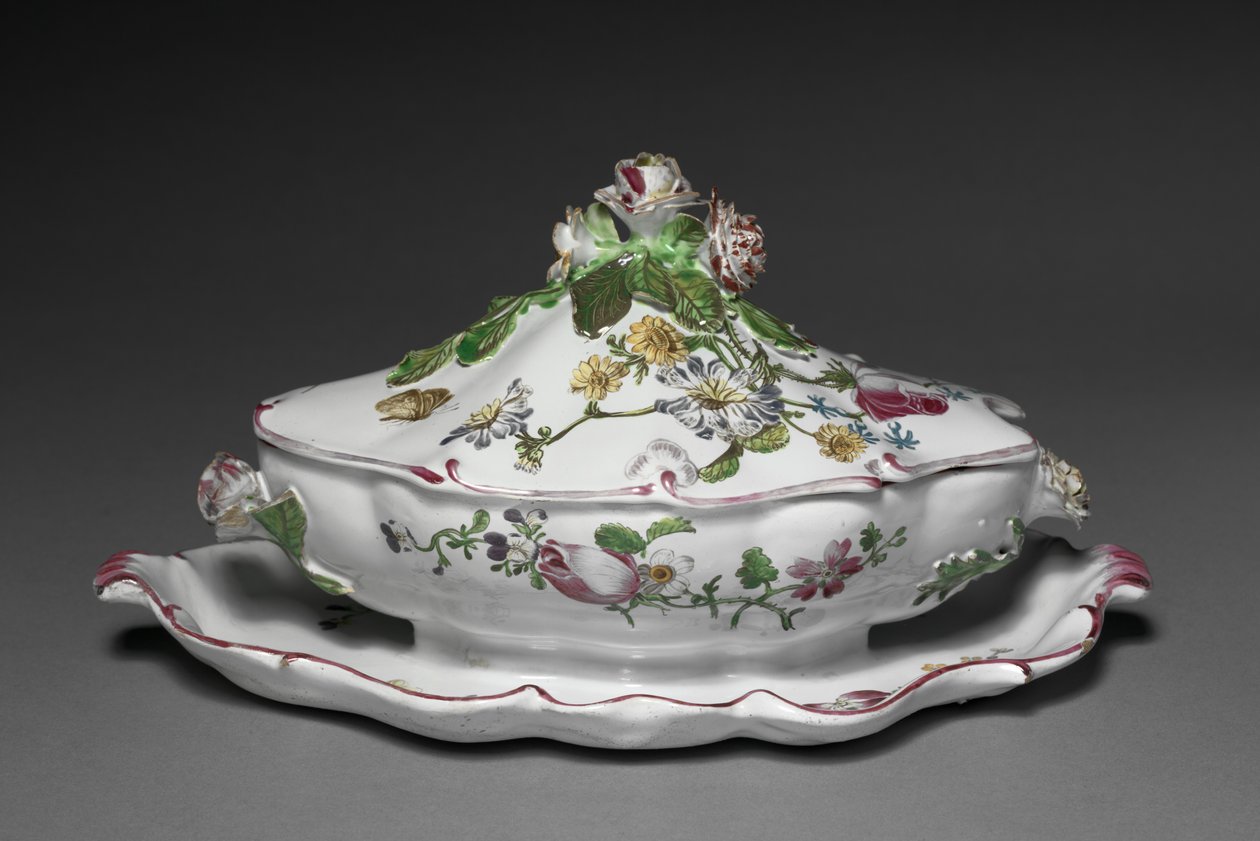 Salsiera Coperta con Supporto Attaccato, manifattura Veuve Perrin, c.1765 da French School