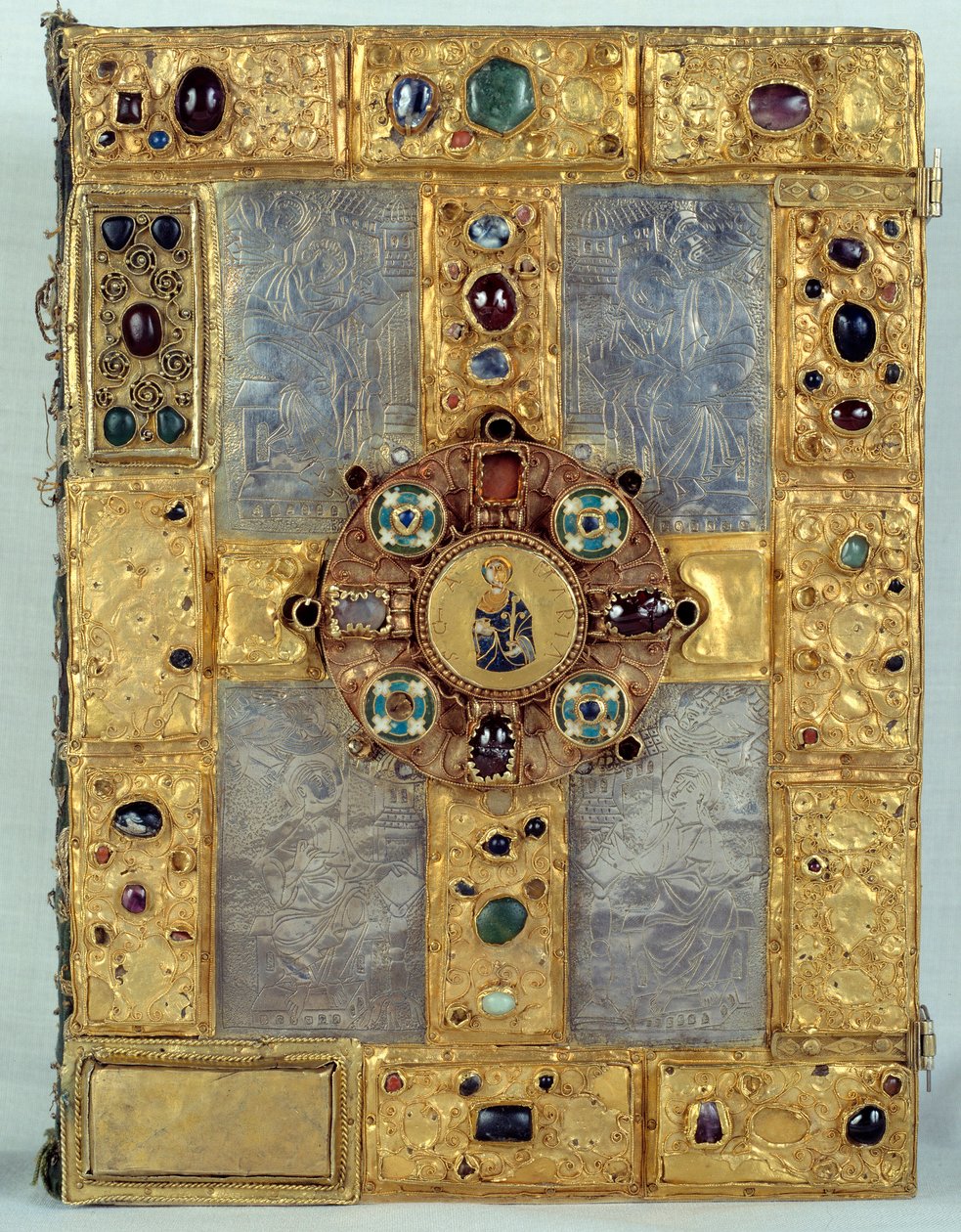 Evangeliario incrostato di pietre preziose di San Gauzelin (Gauzelin di Toul) da French School