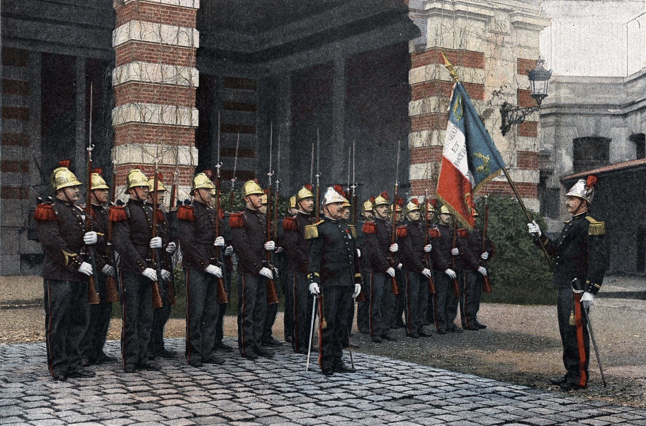 Pompieri di Parigi. Saluto alla bandiera. in "Album militare scena della vita del soldato, pompieri di Parigi" 1892 da French School