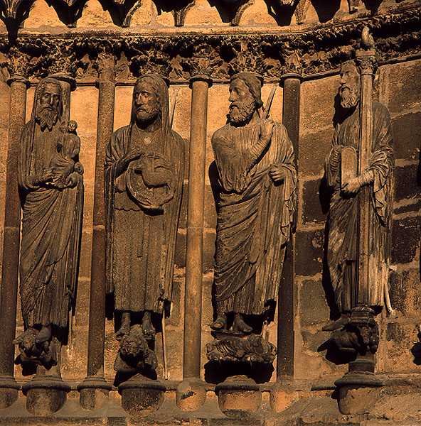 Quattro figure dalla facciata della cattedrale, c.1230-40 da French School