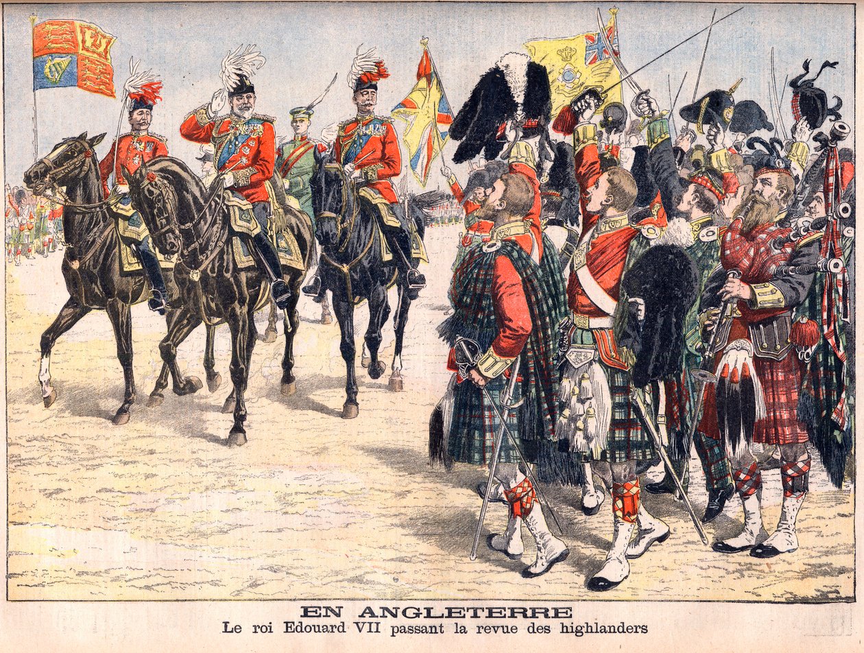 Re Edoardo VII che passa in rassegna le truppe degli Highland. In Inghilterra. Re Edoardo VII (1841-1910) che passa in rassegna gli Highlanders. Illustrazione per Le petit Journal, 8 ottobre 1905 da French School
