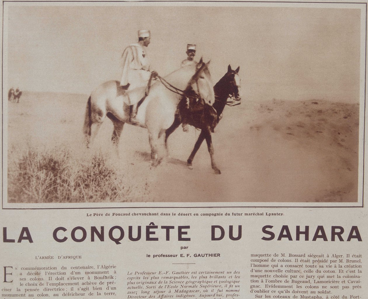 Le Père Charles de Foucauld (1858-1916) che cavalca nel deserto con il futuro maresciallo Hubert Lyautey (1854-1934) - in "Vu", dicembre 1929 da French School