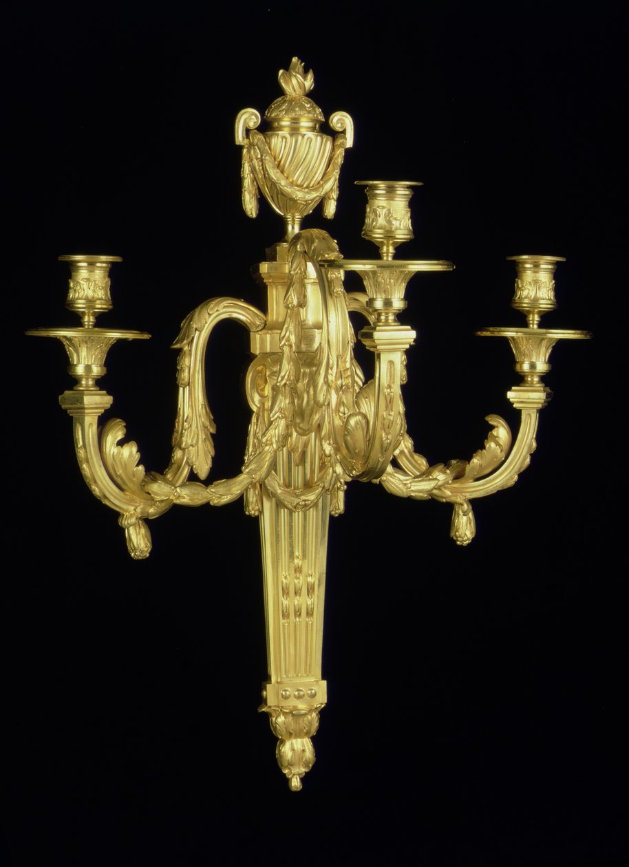 Uno di un paio di applique a tre bracci Luigi XVI, c.1775 da French School