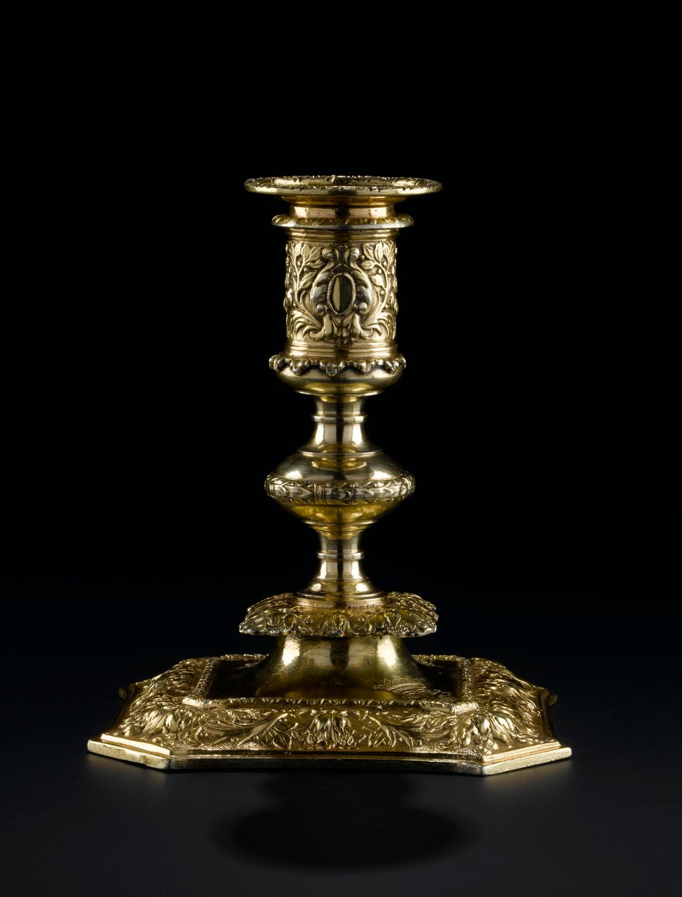 Candeliere in argento dorato con ugello staccabile, dal servizio da toeletta Lennoxlove, di proprietà di Frances Teresa Stewart, Duchessa di Richmond e Lennox: Francese, Parigi, di Pierre Masse, 1661 - 1662 da French School