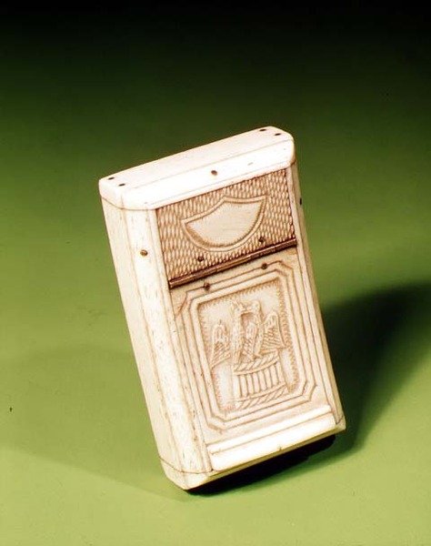 Scatola da fiuto, realizzata da un prigioniero di guerra, c.1790 da French School