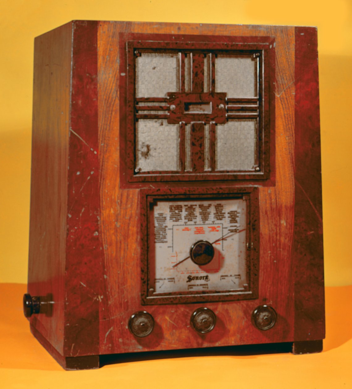 Radio Sonora, c.1930 da French School