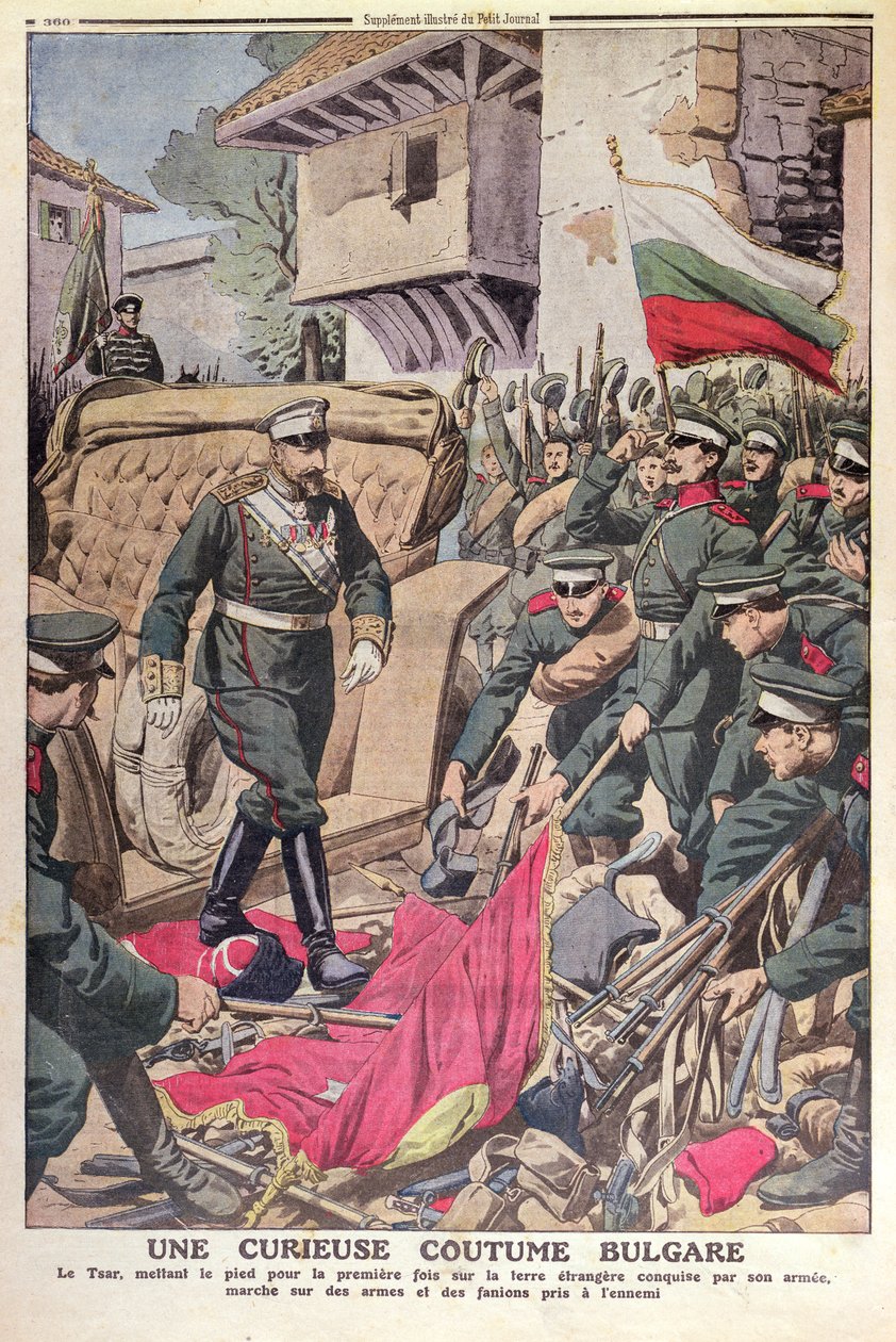 Lo Zar Ferdinando I (1861-1948) di Bulgaria cammina su bandiere catturate durante la guerra balcanica del 1912, novembre 1912 da French School