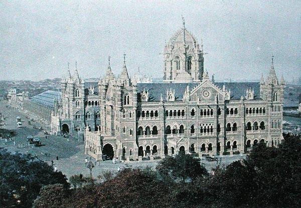 Victoria Terminus, Bombay, inciso da Gillot, c.1910 da French School