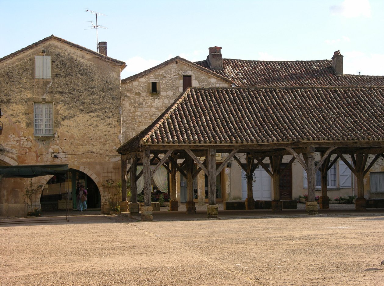 Veduta del mercato coperto nel villaggio da French School