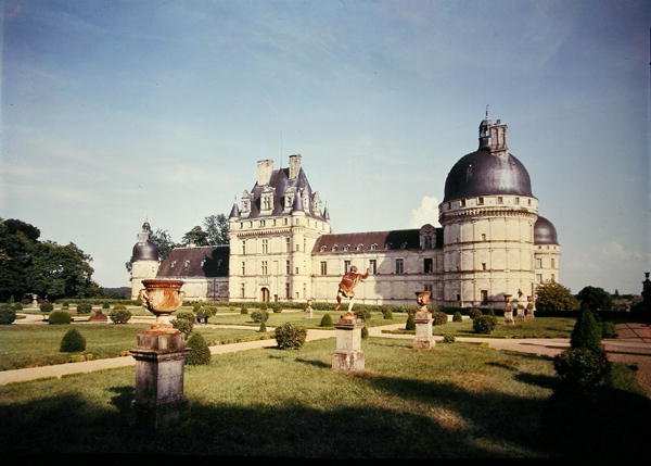 Vista della facciata est, costruzione iniziata nel 1540 da French School