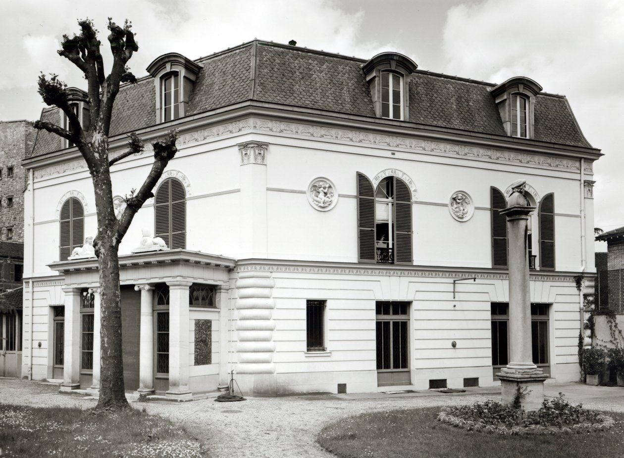 Veduta della facciata della Biblioteca Marmottan dal giardino, costruita 1880-1921 da French School