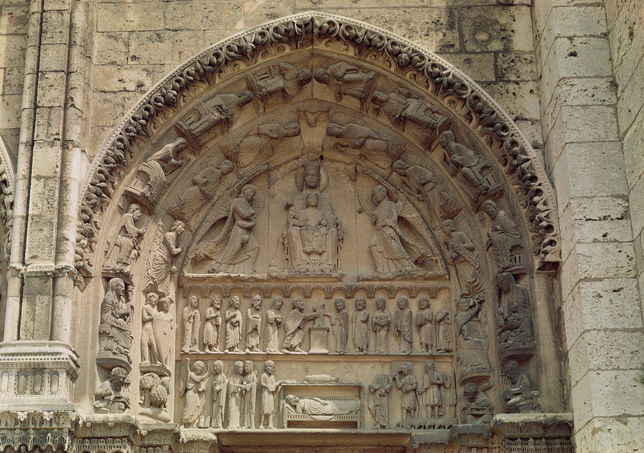 Vista del timpano raffigurante la Madonna col Bambino in trono, Porta Sud del Portale Reale, c.1145-50 da French School