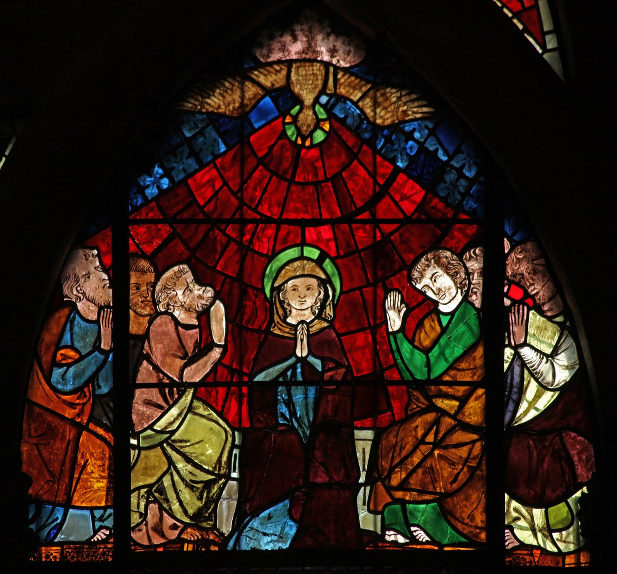 Finestra w14 raffigurante la Vergine Maria e gli Apostoli a Pentecoste da French School
