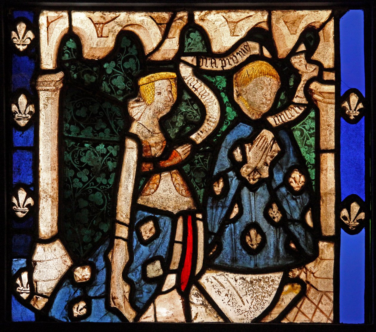 Vetrata w9 raffigurante i donatori, dalla Chiesa di Betton, Bretagna da French School