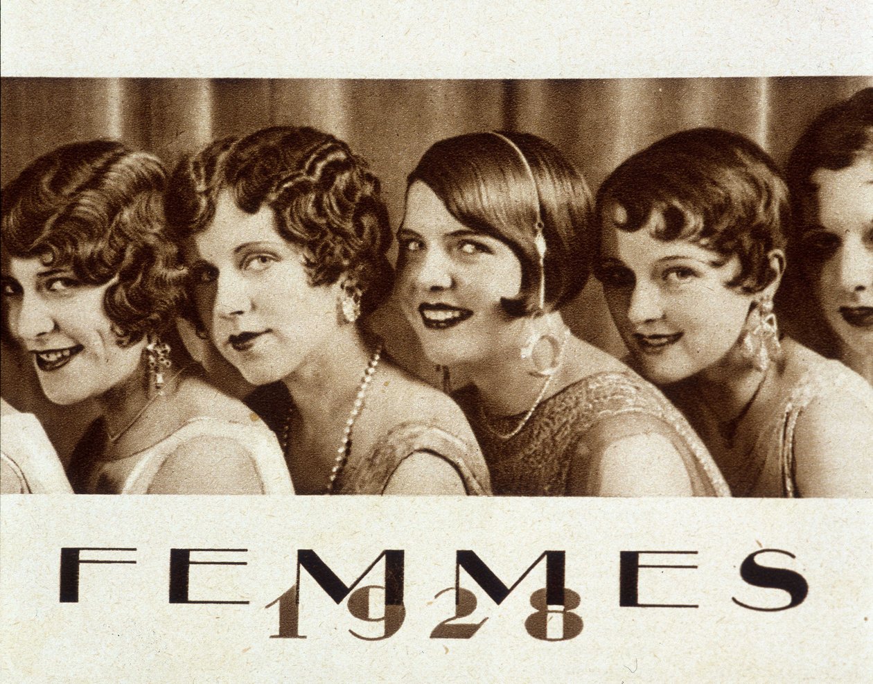 Donne con capelli da ragazzi - in 