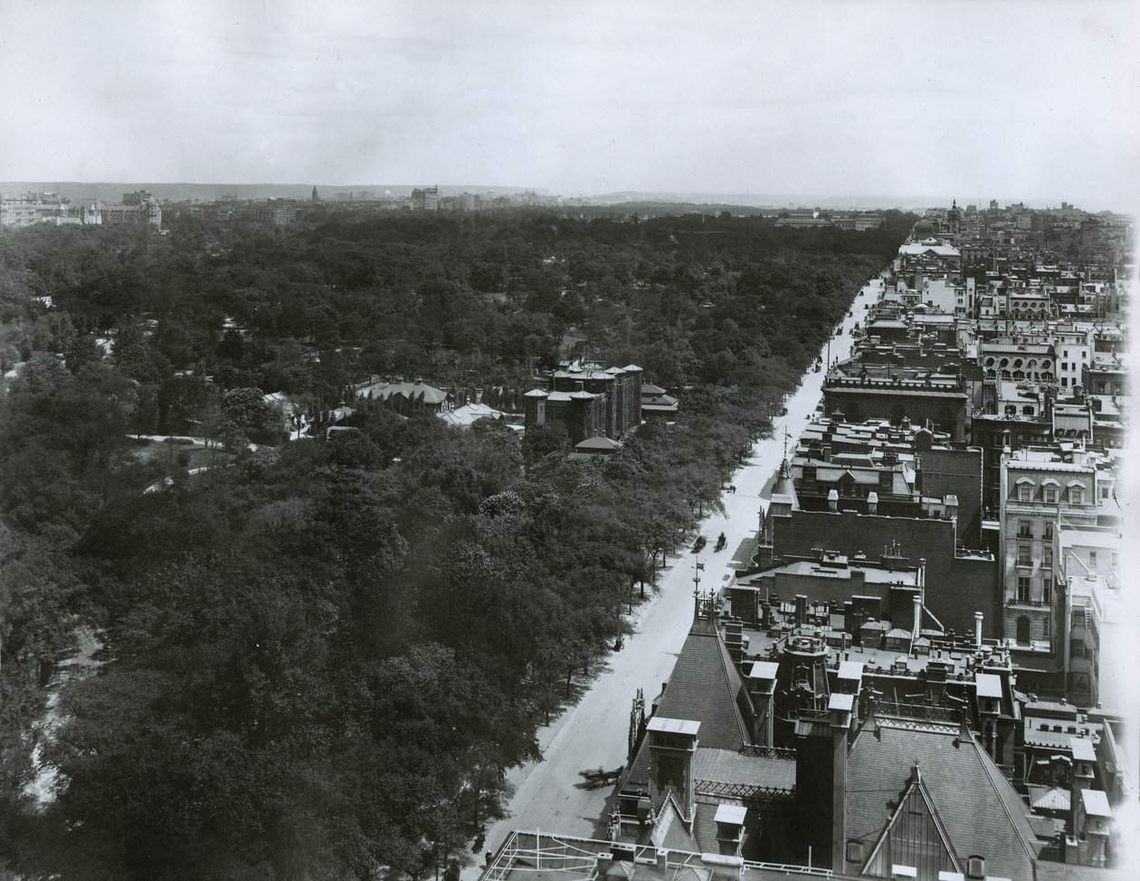 Fifth Avenue, vista verso nord dal tetto del Metropolitan Club in 61st Street, New York City da G.P. Hall und Sohn