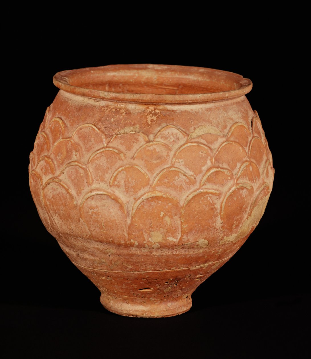 Vaso decorato con scaglie sovrapposte applicate, trovato in Gallia da Gallo Roman
