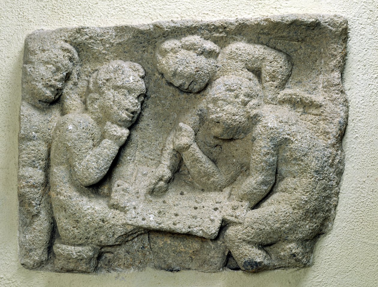 Putti che giocano a latronculi da Gallo Roman