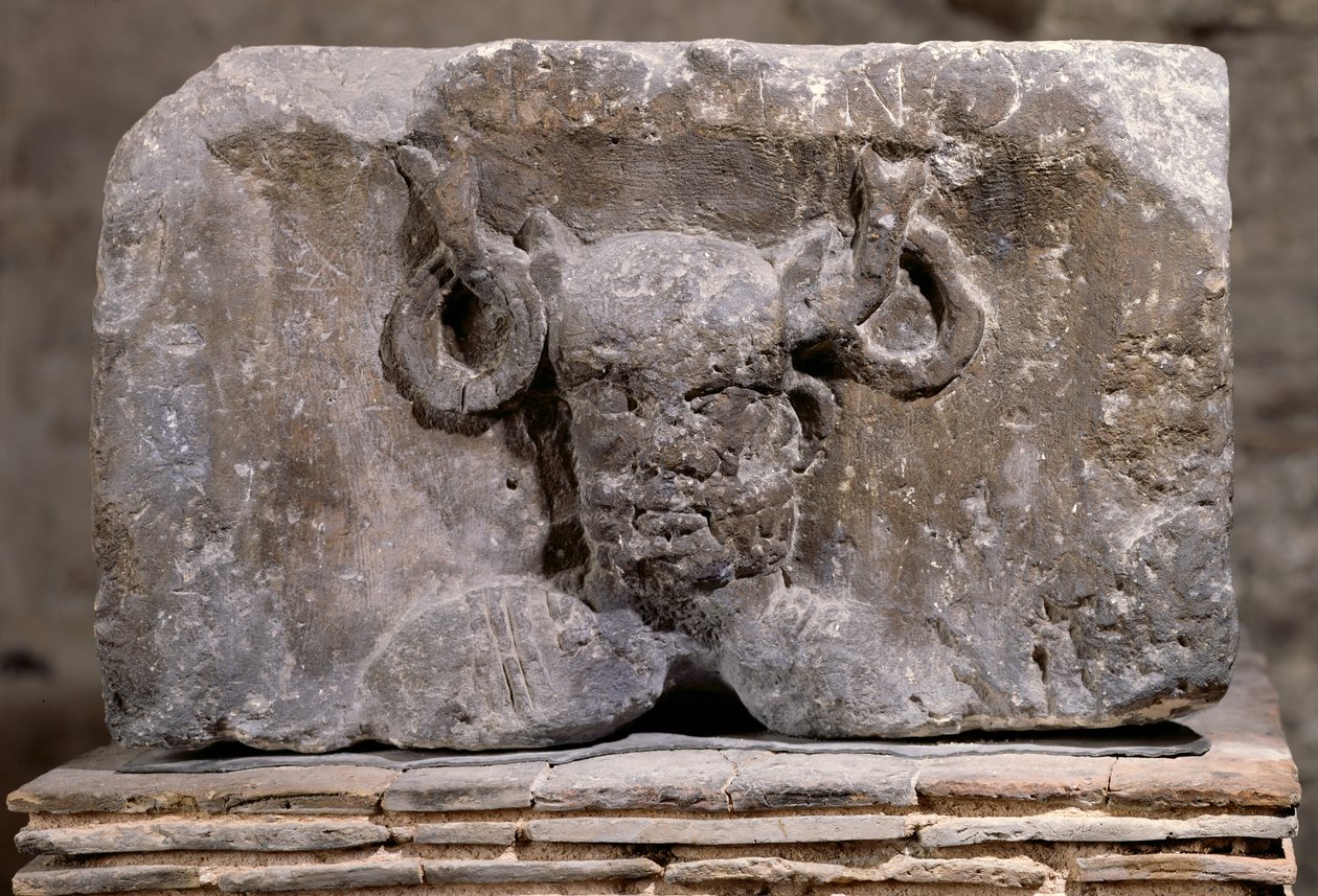 Capitale del Pilastro dei Nautes che raffigura Cernunnos da Gallo Roman