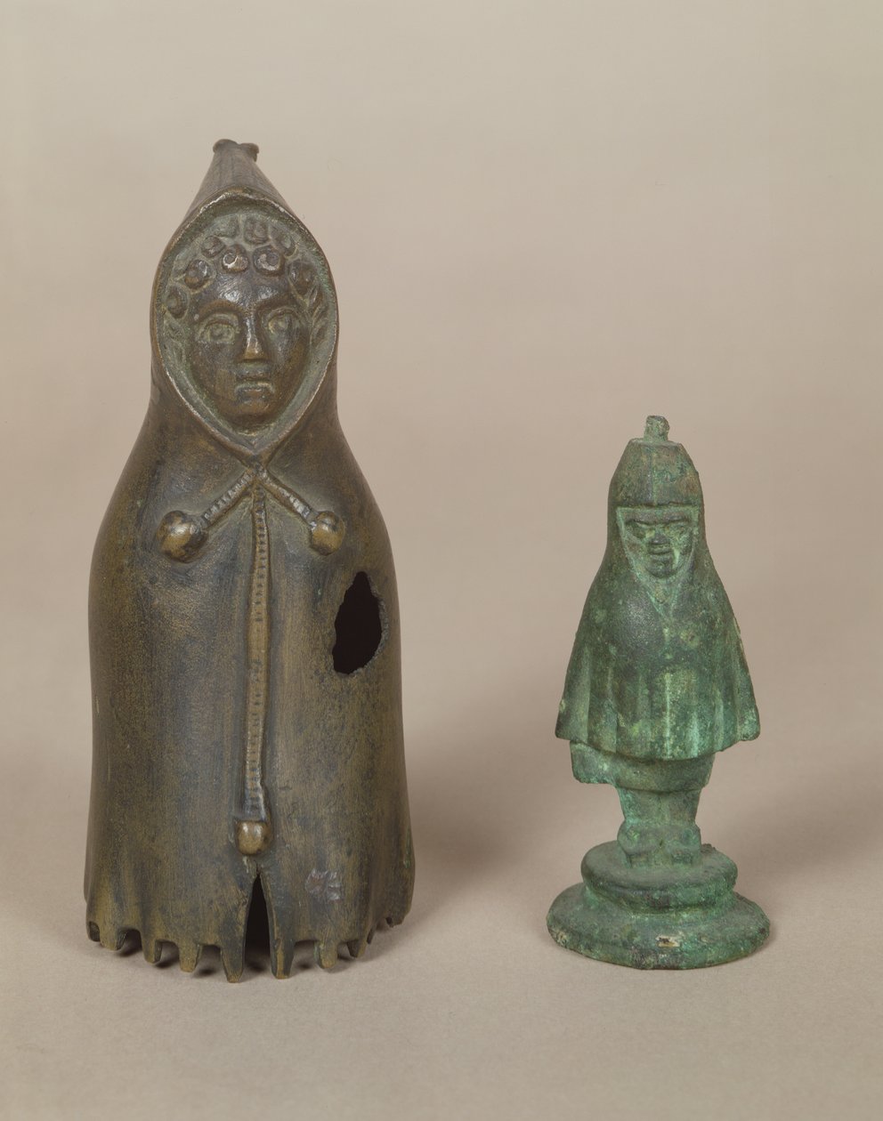 Due figure di Telesforo (bronzo) da Gallo Roman