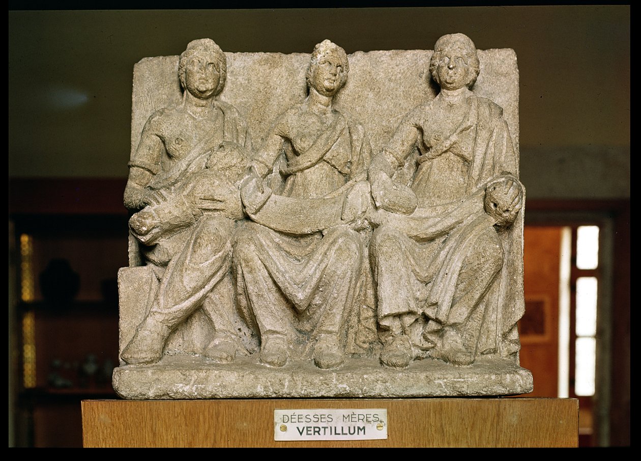 Scultura votiva di una tripla dea madre da Gallo Roman