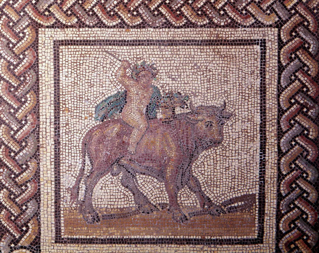 Arte gallo-romana: pavimentazione a mosaico che rappresenta un calendario rustico. Allegoria della primavera cavalca un toro. Fine II, inizio III secolo d.C. Da Saint-Romain-en-Gal. Saint Germain en Laye, Museo Nazionale di Archeologia da Gallo Roman