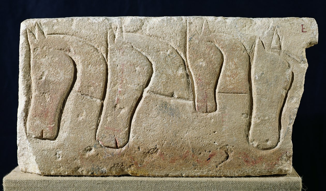 Architrave con un Rilievo che Raffigura Teste di Cavalli, da Roqueperteuse, IV-III secolo a.C. da Gaulish
