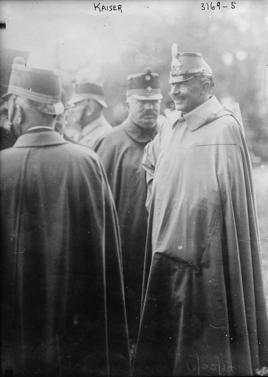 Kaiser Wilhelm con le sue truppe da George Grantham Bain