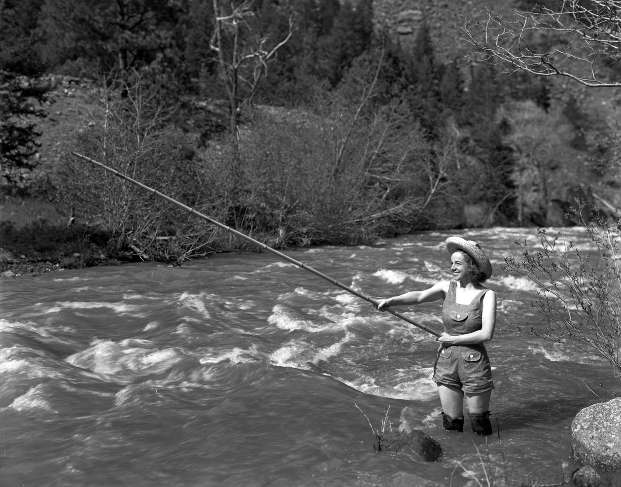 Ragazza che pesca, c.1935 da George Lytle Beam
