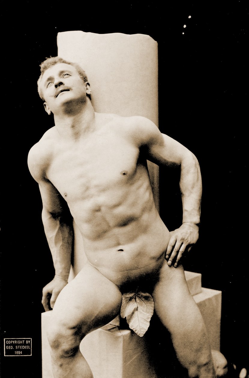 Eugen Sandow, in posa classica greco-romana antica, c.1894 da George Steckel