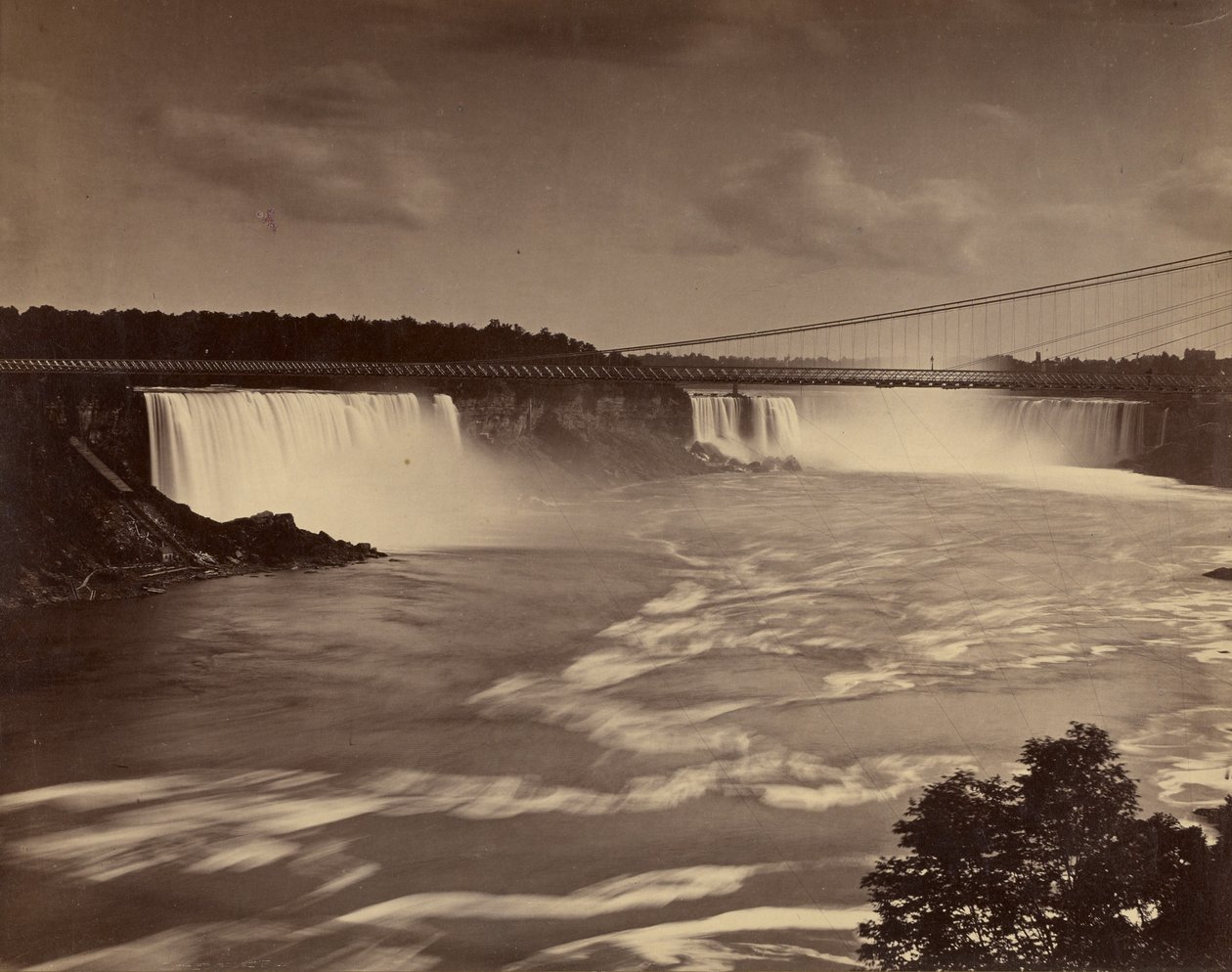 Nuovo ponte sospeso da George Barker