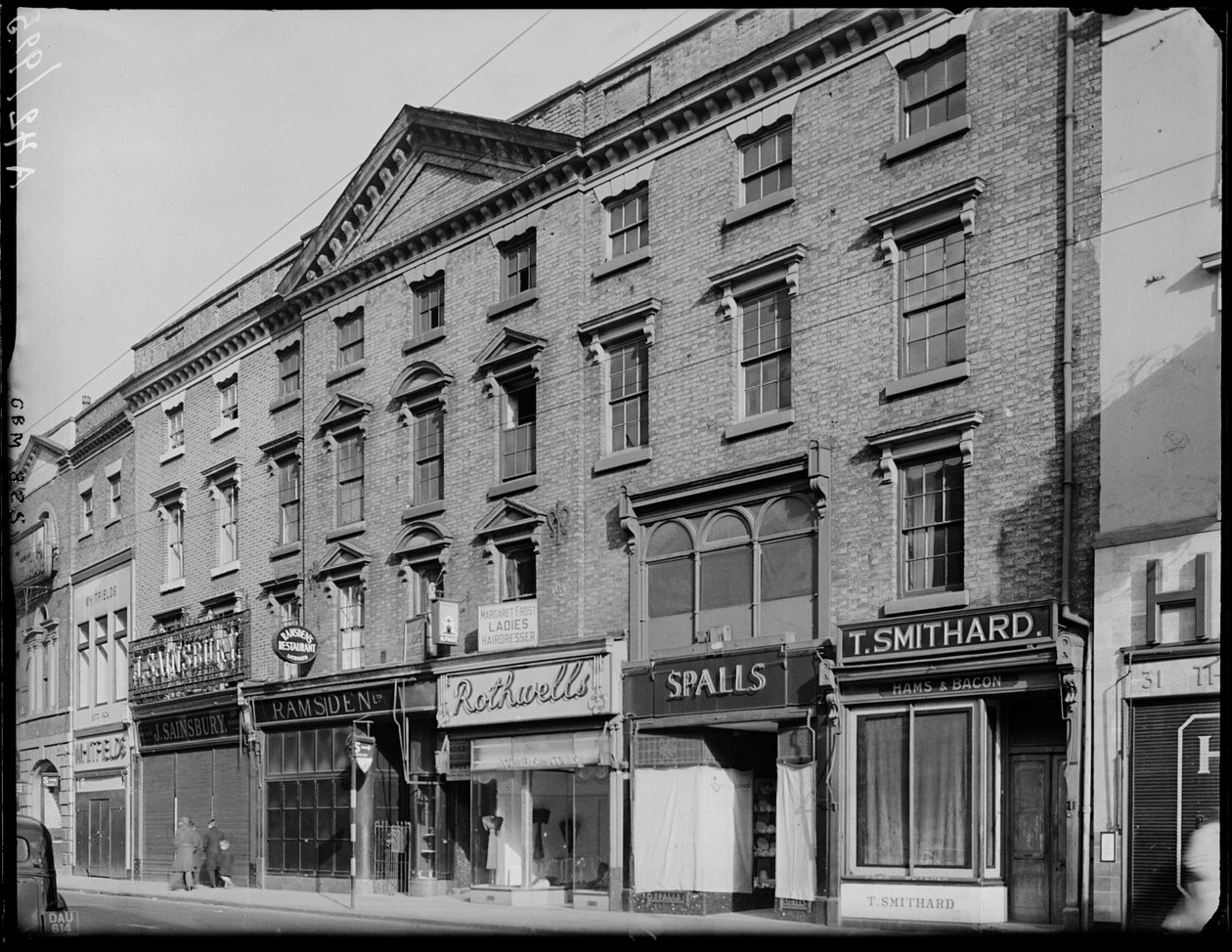 Devonshire House, 36 Corn Market, Derby, 1942 da George Bernard Mason