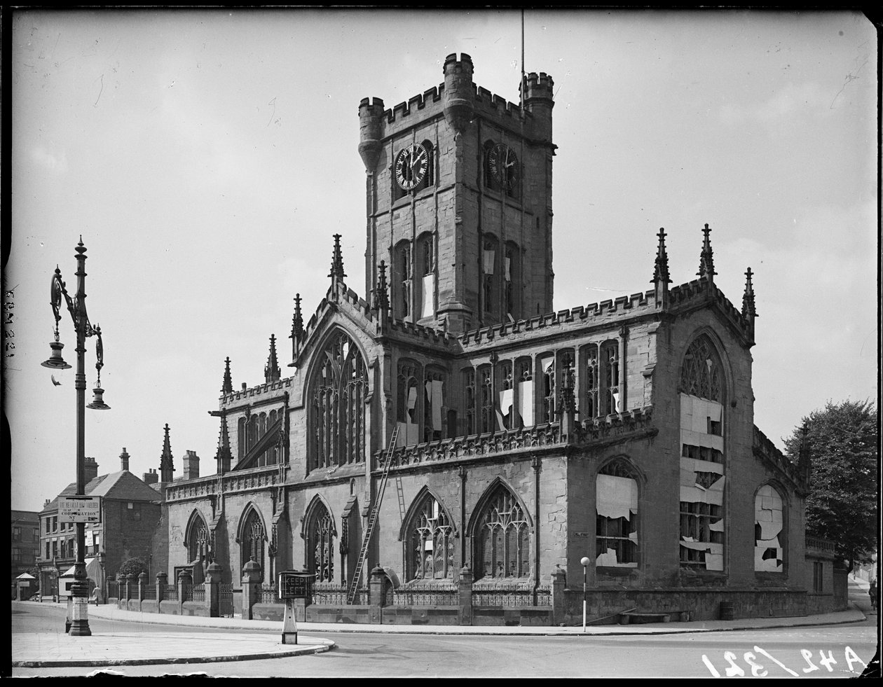 Chiesa di San Giovanni Battista, Fleet Street, Bablake, Coventry, 1941 da George Bernard Mason
