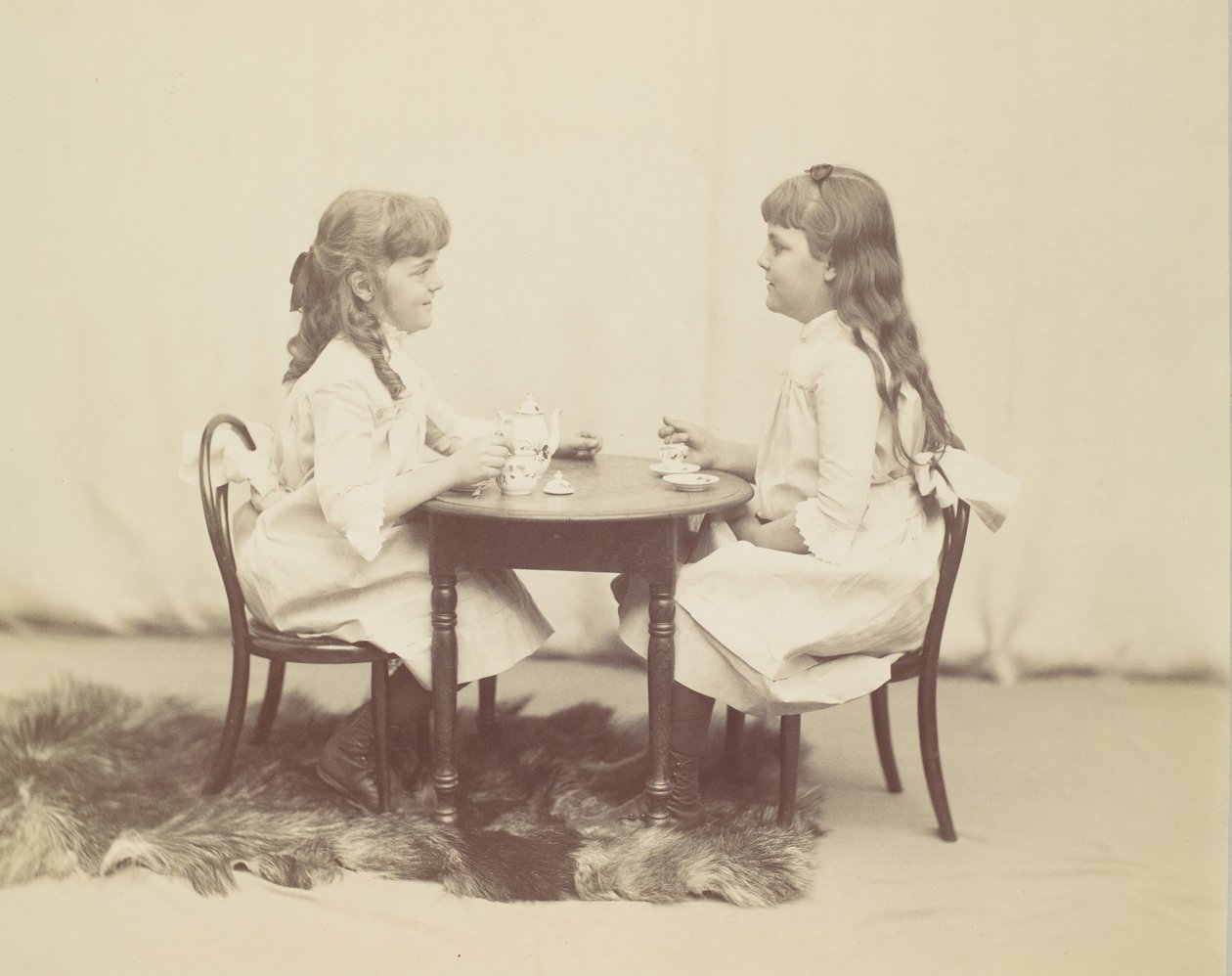 Frances ed Ethel de Forest, figlie di Robert de Forest, ca. 1890 da George Collins Cox