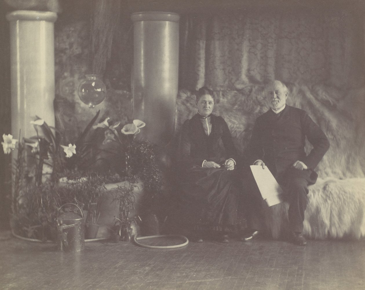 Il signor e la signora Charles E. Tiffany nello studio di Louis C. Tiffany da George Collins Cox