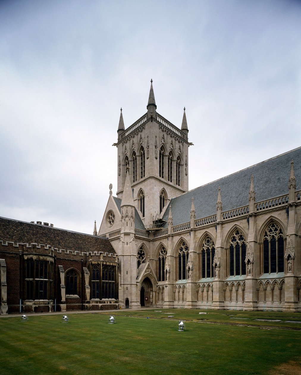 Arte gotica: veduta del Saint John College da George Gilbert Scott