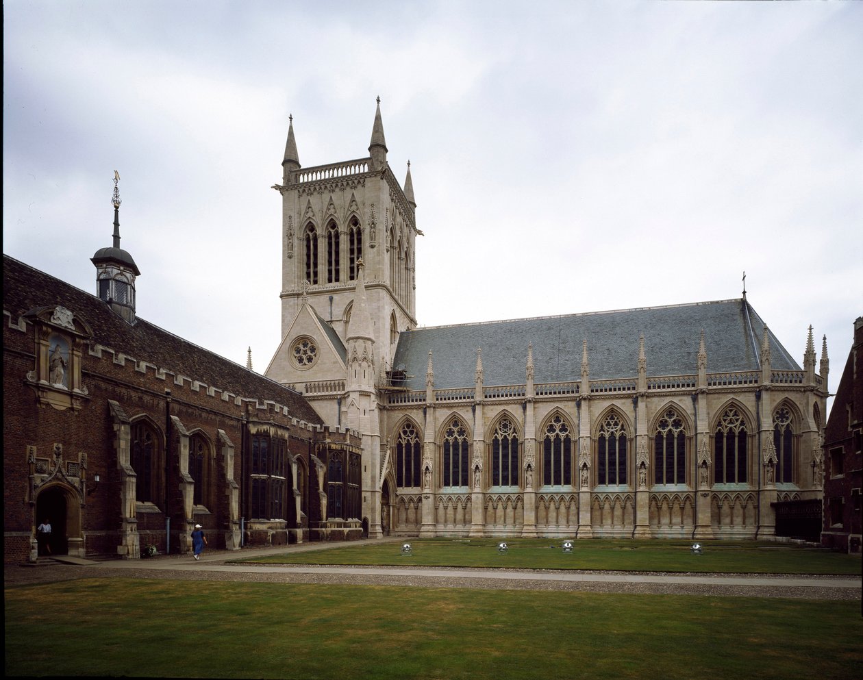 Arte gotica: vista del Saint John College fondato nel 1511 dalla Contessa di Richmond da George Gilbert Scott