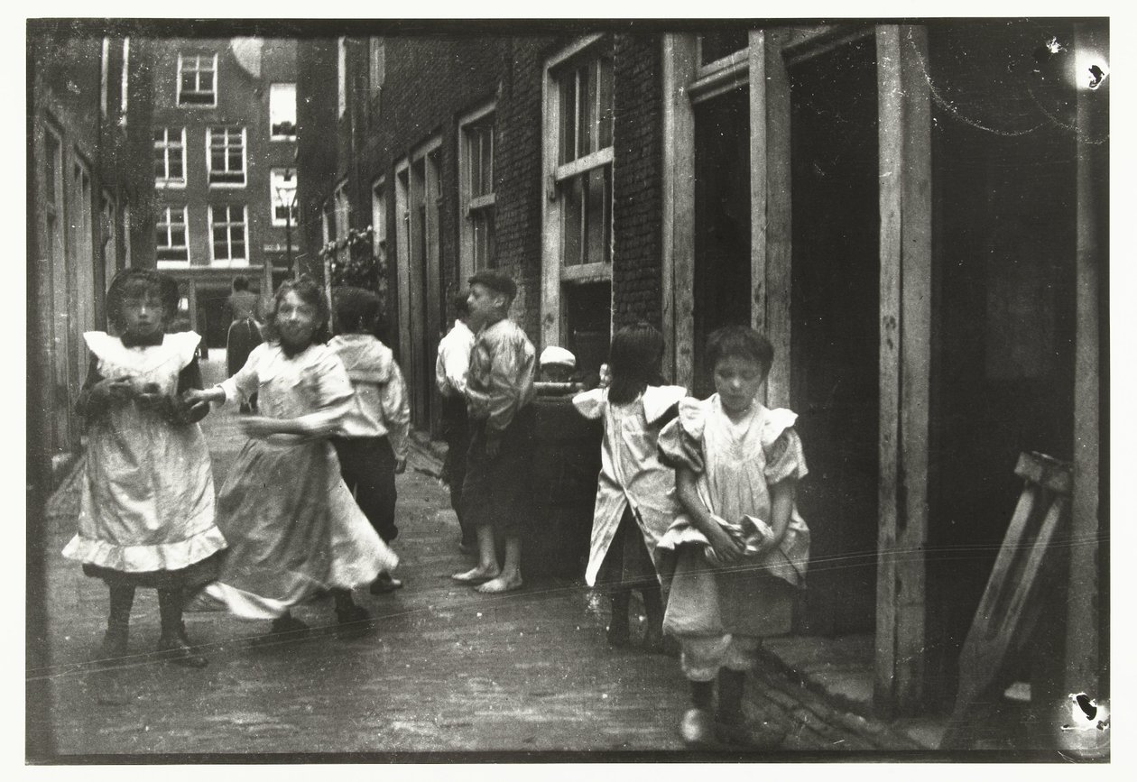 Bambini che giocano in una strada da George Hendrik Breitner