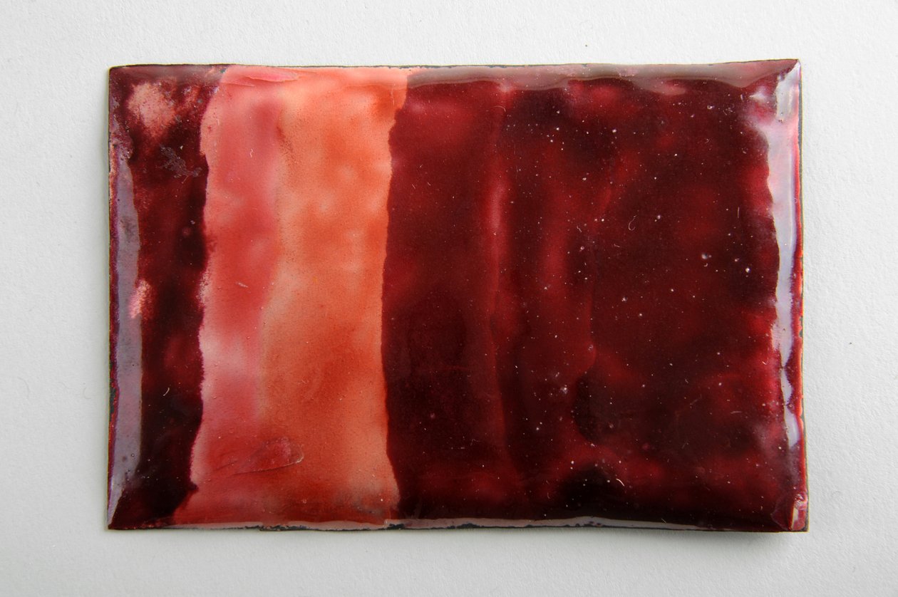 Placca in smalto rosso da George James Frampton